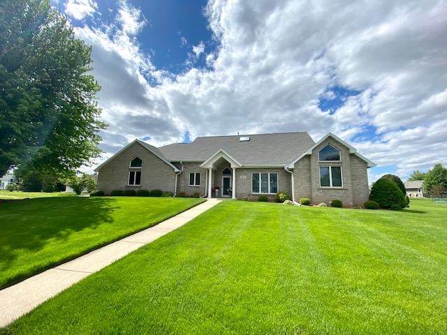 913 Sentinel Dr - Photo 1