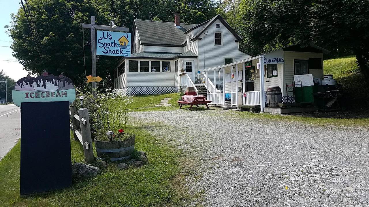 1033 Commercial Street - Photo 1
