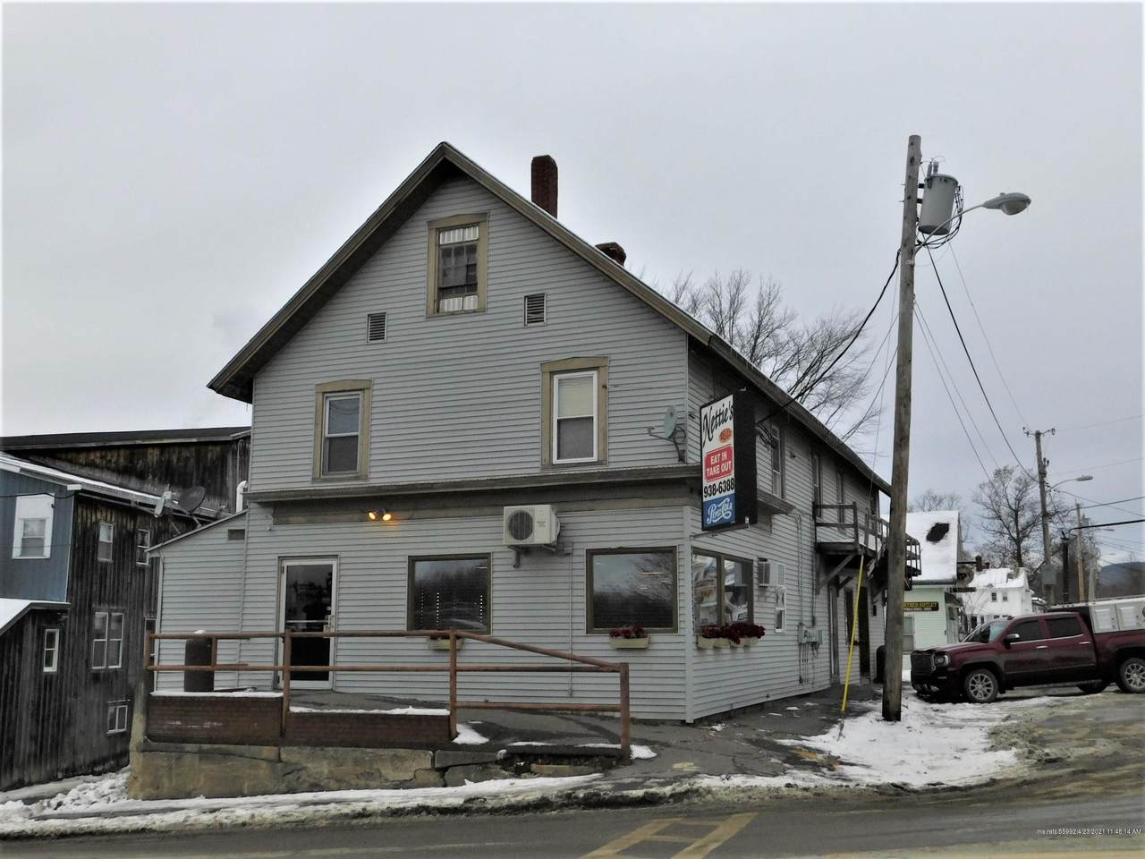 8 Commercial Street - Photo 1