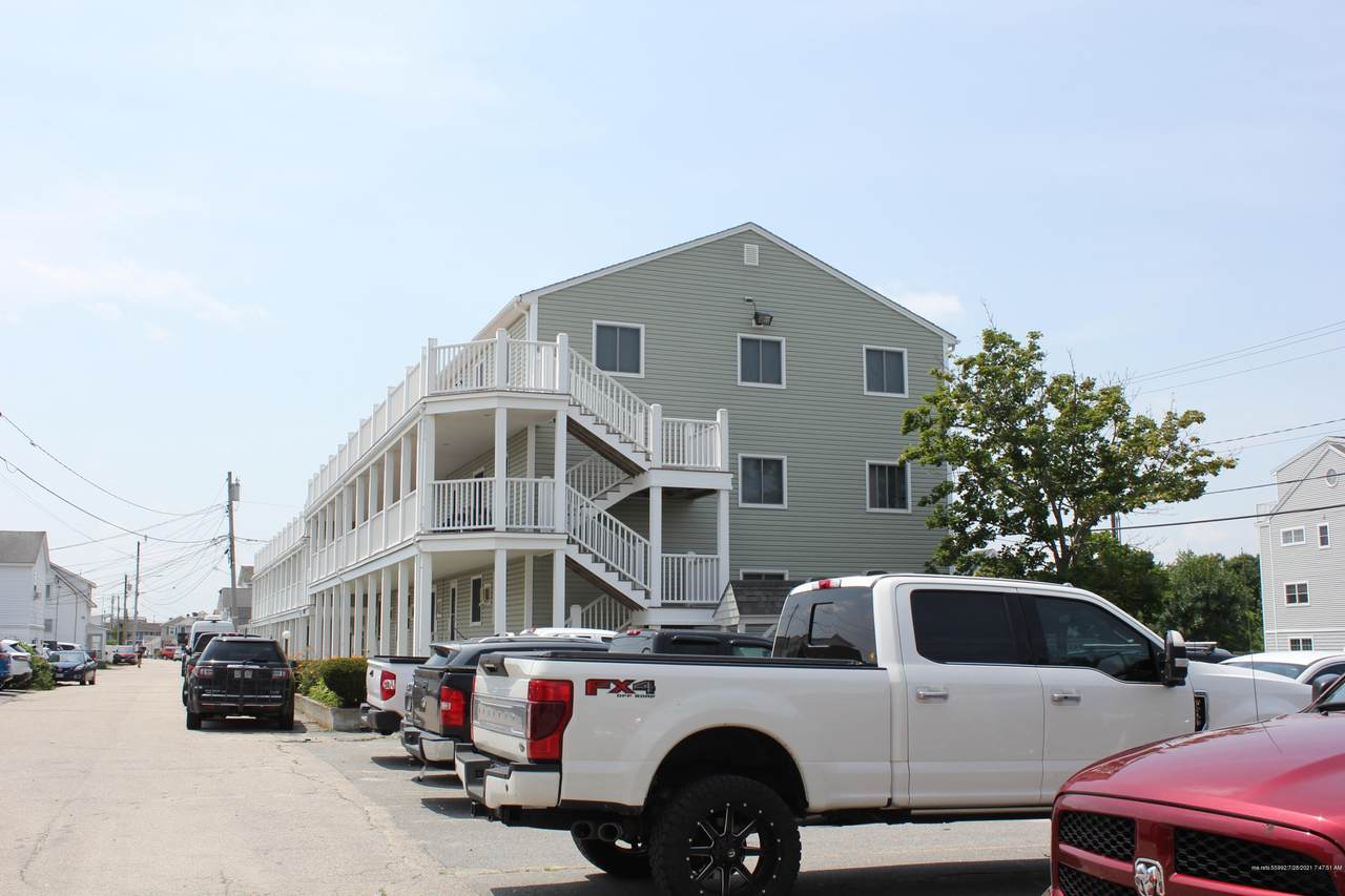 189 E Grand Avenue - Photo 1