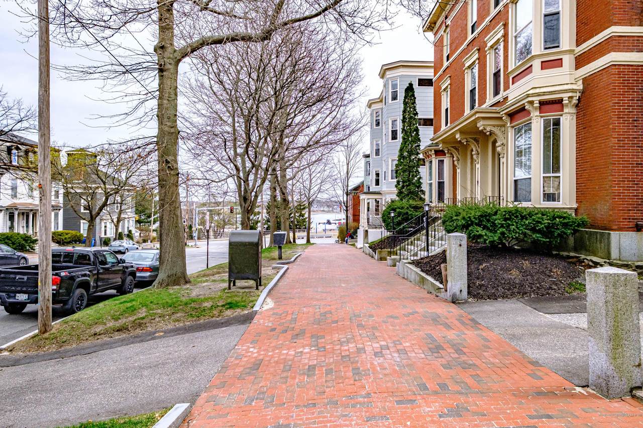 32 State Street - Photo 1