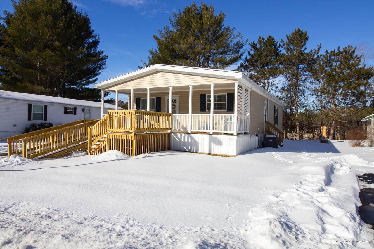 979 Essex Street - Photo 1