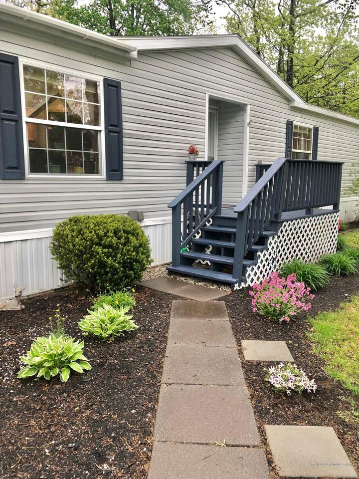 19 Chickadee Drive - Photo 1