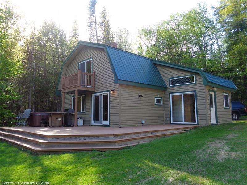 404 Pleasant St - Photo 1