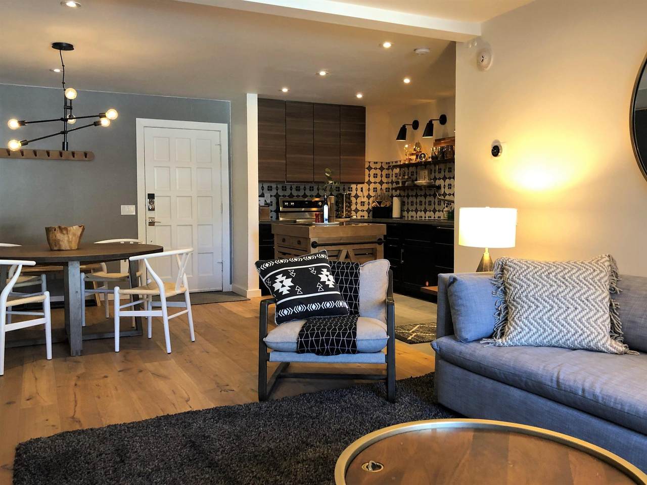 803 Canyon Boulevard - Photo 1