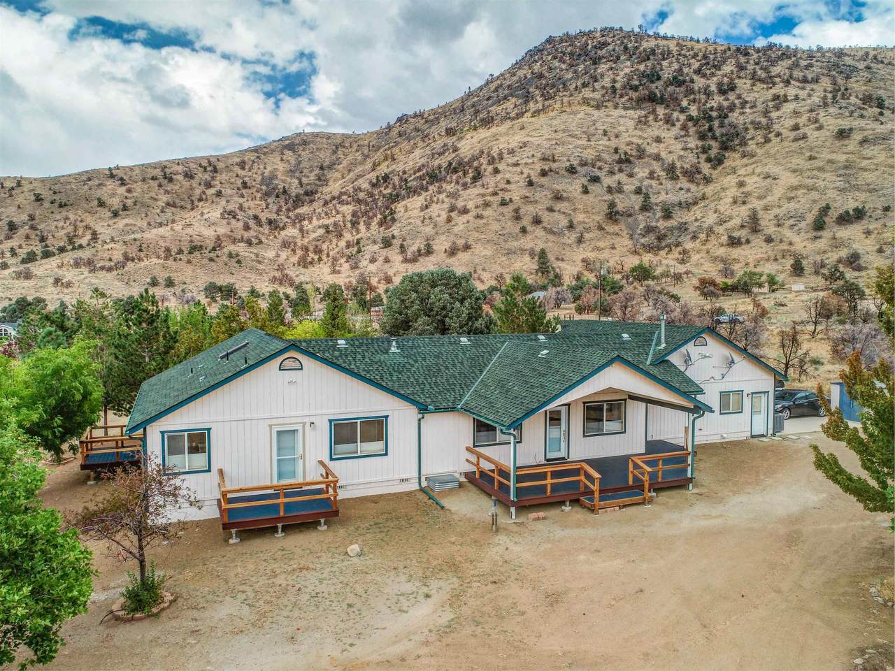 321 Patricia Lane - Photo 1