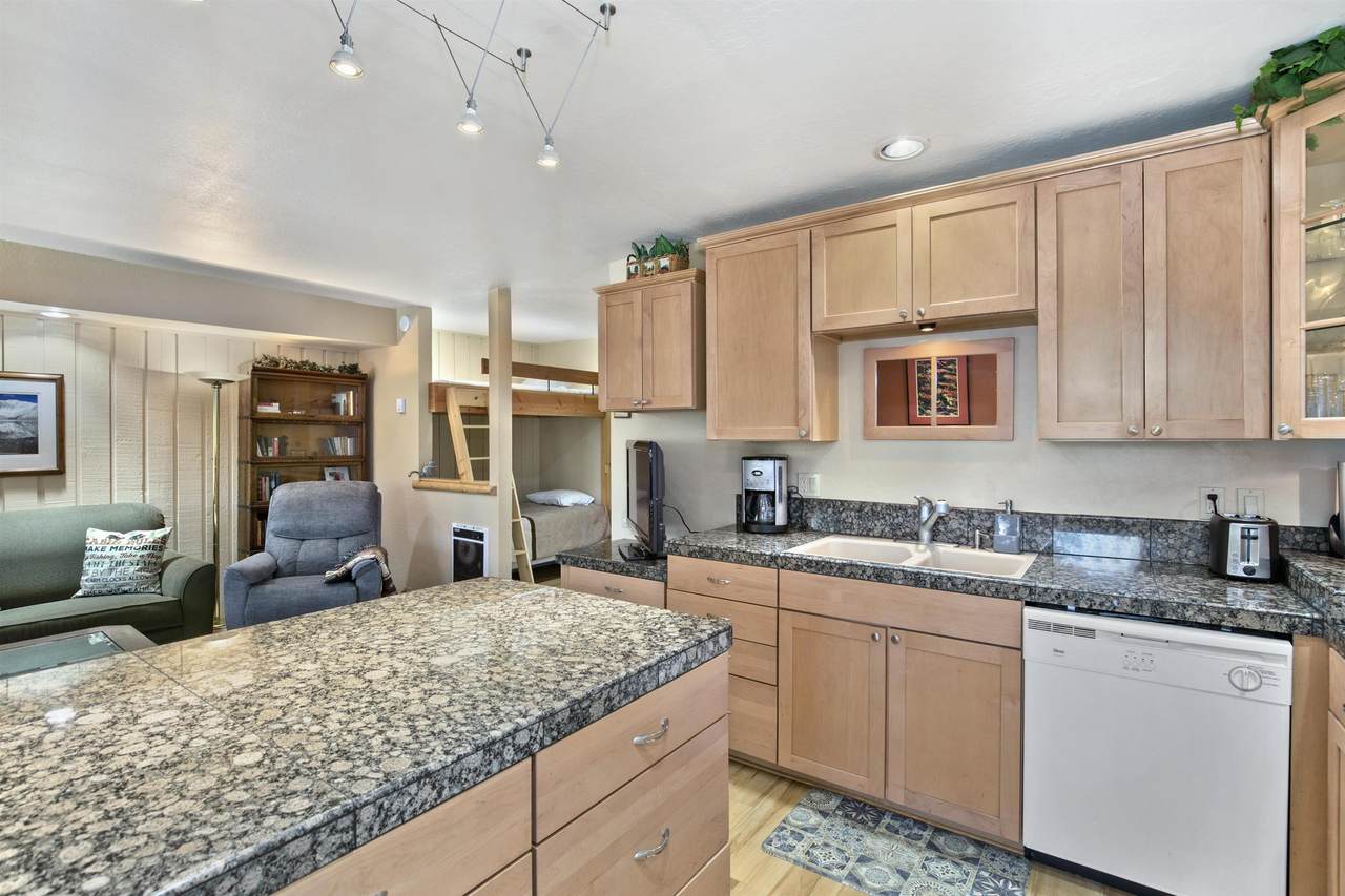 152 Viewpoint Road - Photo 1