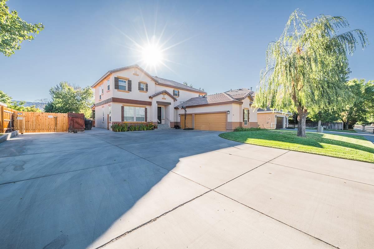 1692 Shoshone Drive - Photo 1