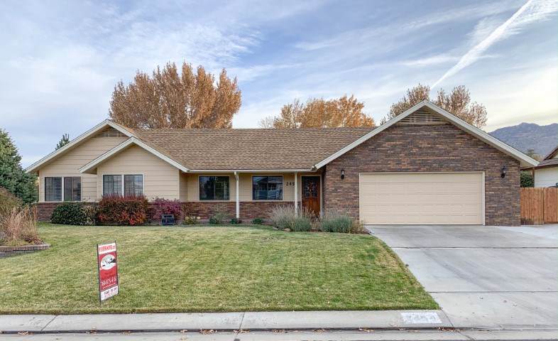 2454 Sunset Drive - Photo 1