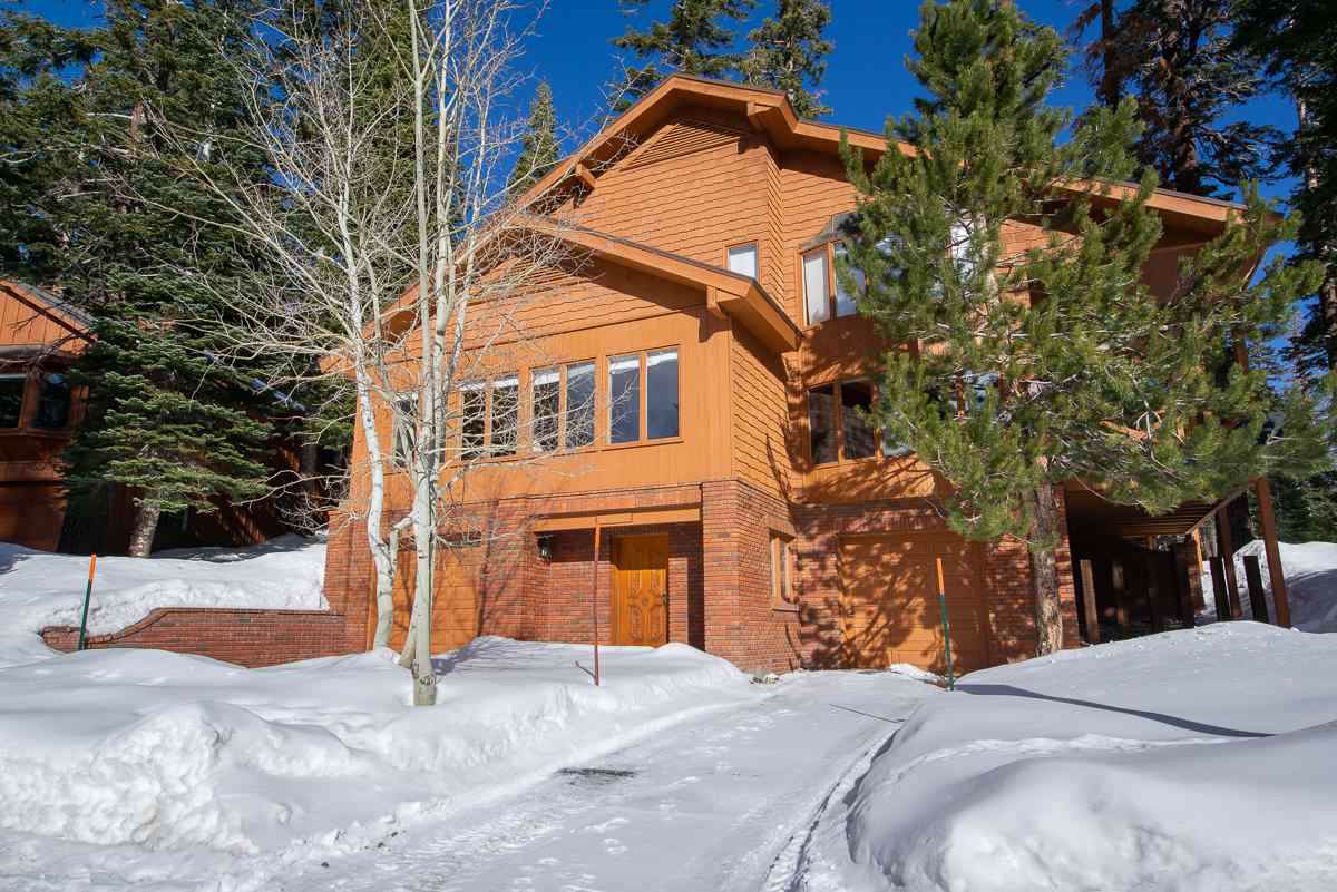8 St. Moritz Road - Photo 1