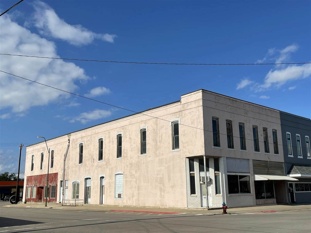 401 Lincoln Avenue - Photo 1