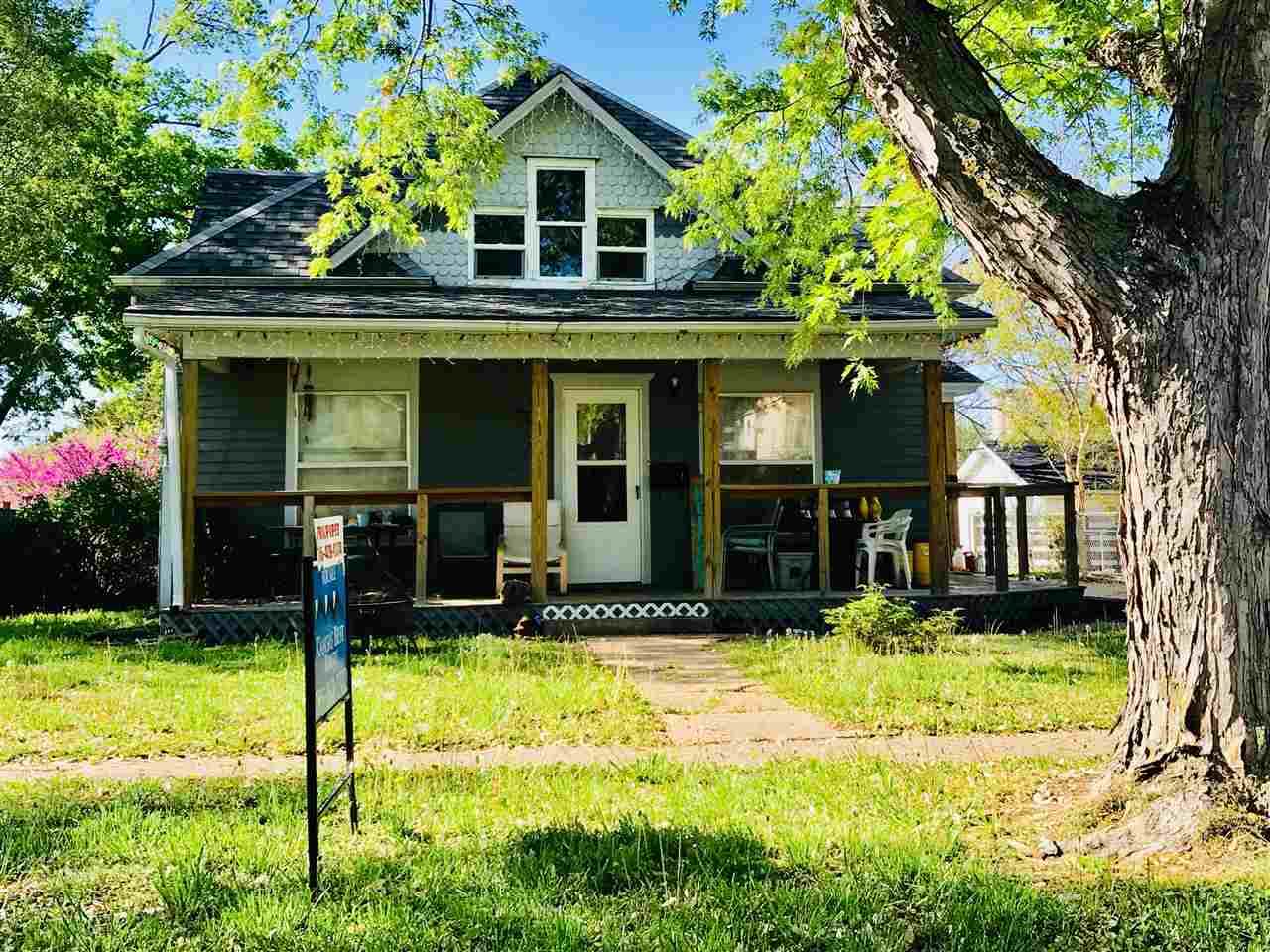 406 7th Street - Photo 1