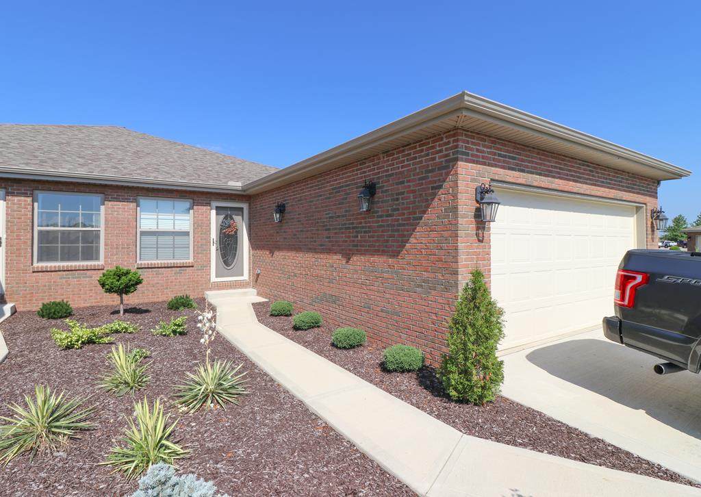 1129 Bogey Dr - Photo 1