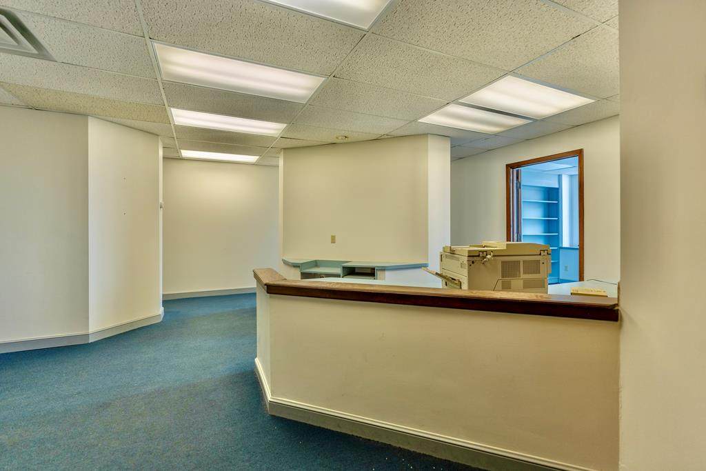 13 Park Ave W Suite 601 - Photo 1