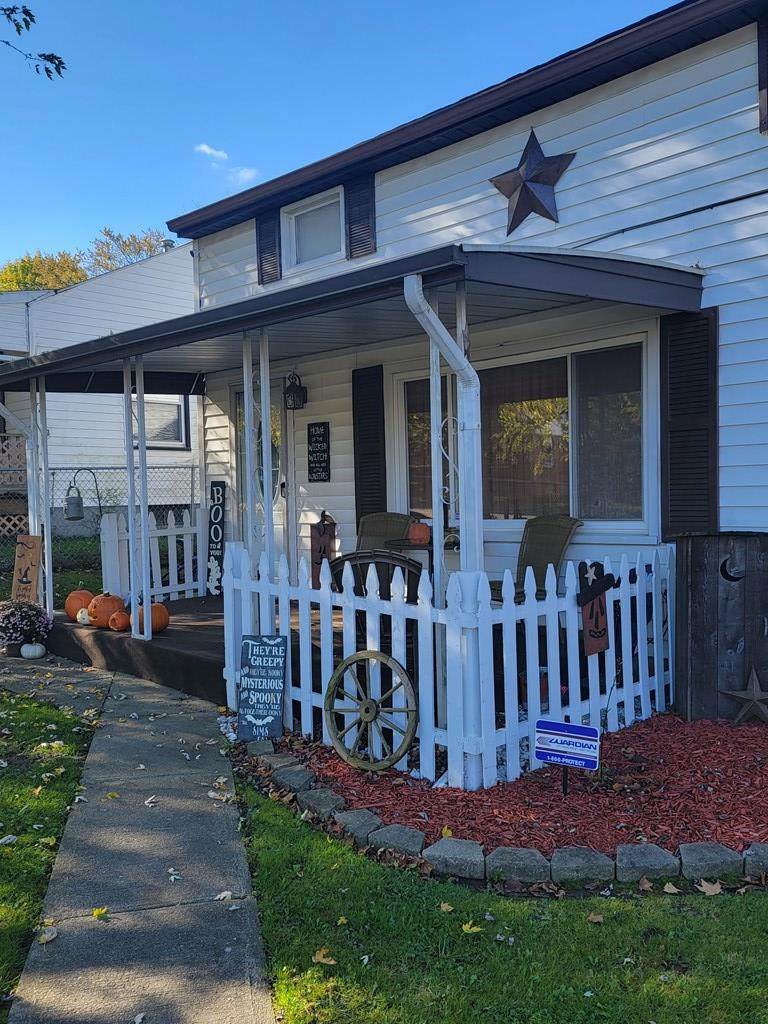 991 Belmont - Photo 1