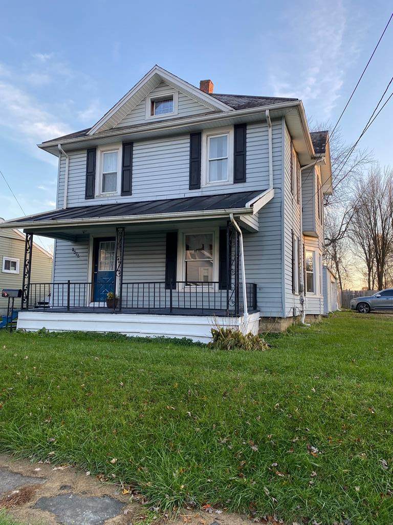 1403 Woodlawn - Photo 1