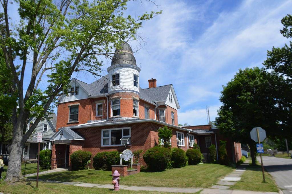 518 Rensselaer Street - Photo 1