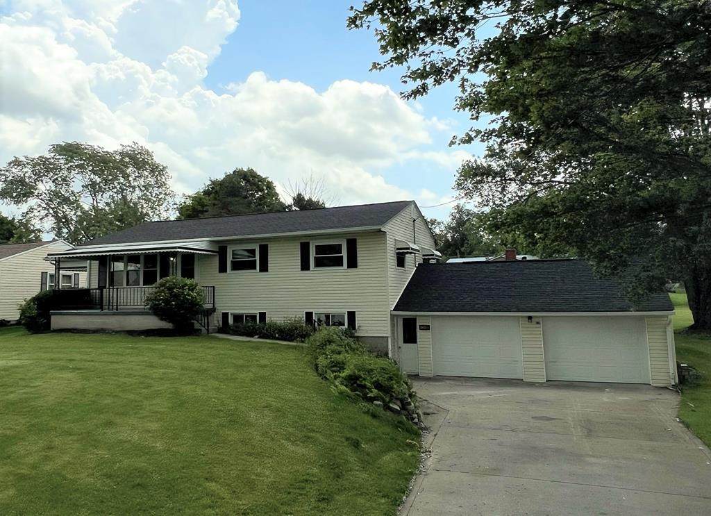 1805 Victoria Court - Photo 1