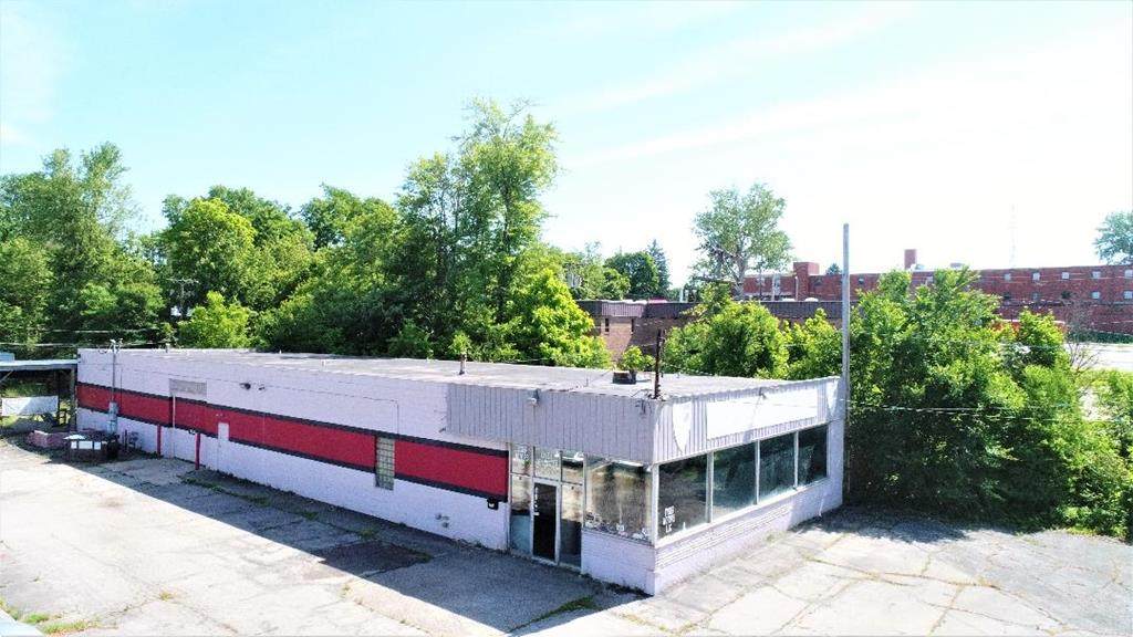 539 Park Ave East - Photo 1