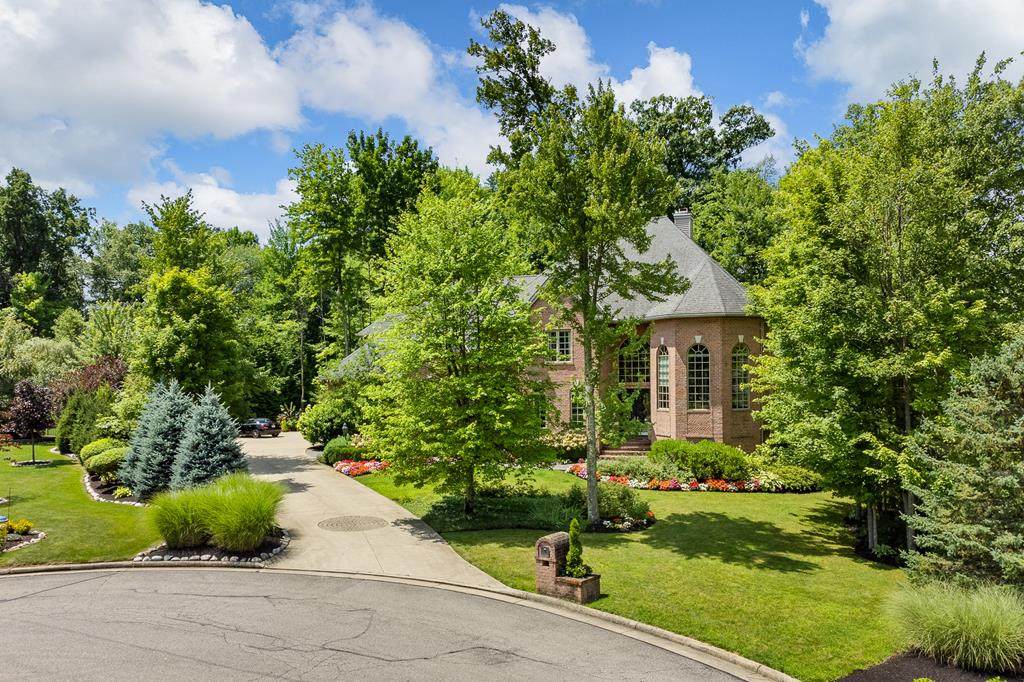 292 Camelot Ln. - Photo 1