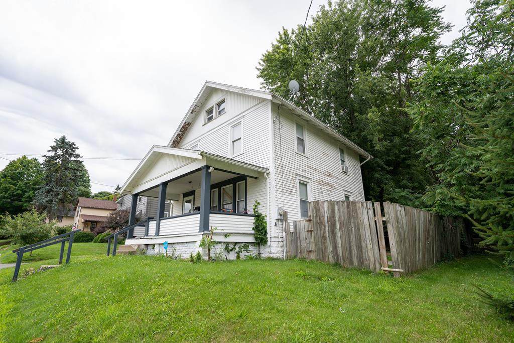 328 Fair St - Photo 1