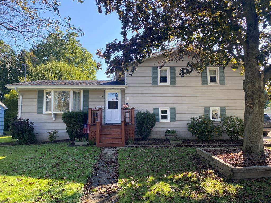 615 Center St. - Photo 1