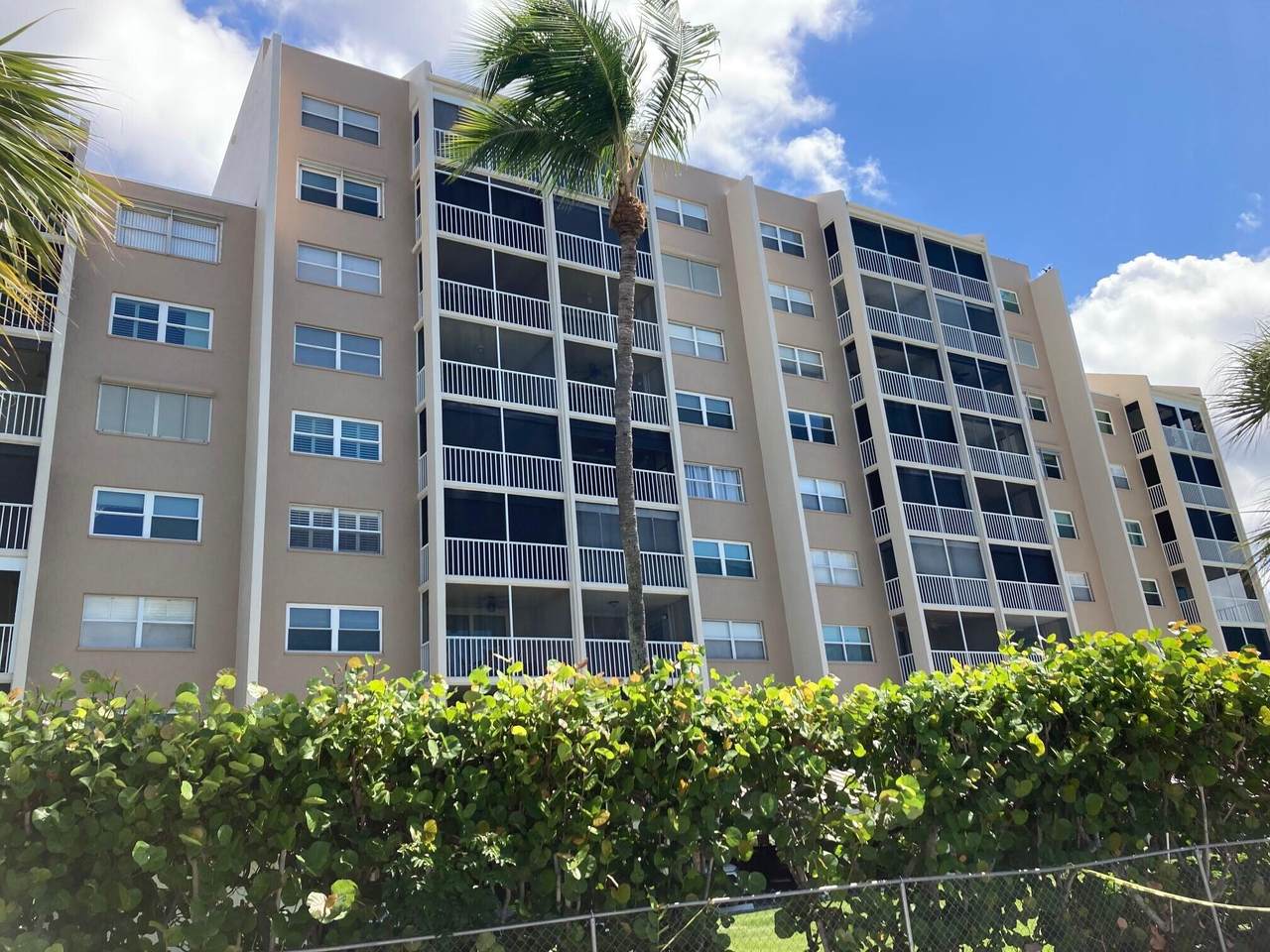 901 Collier - Photo 1