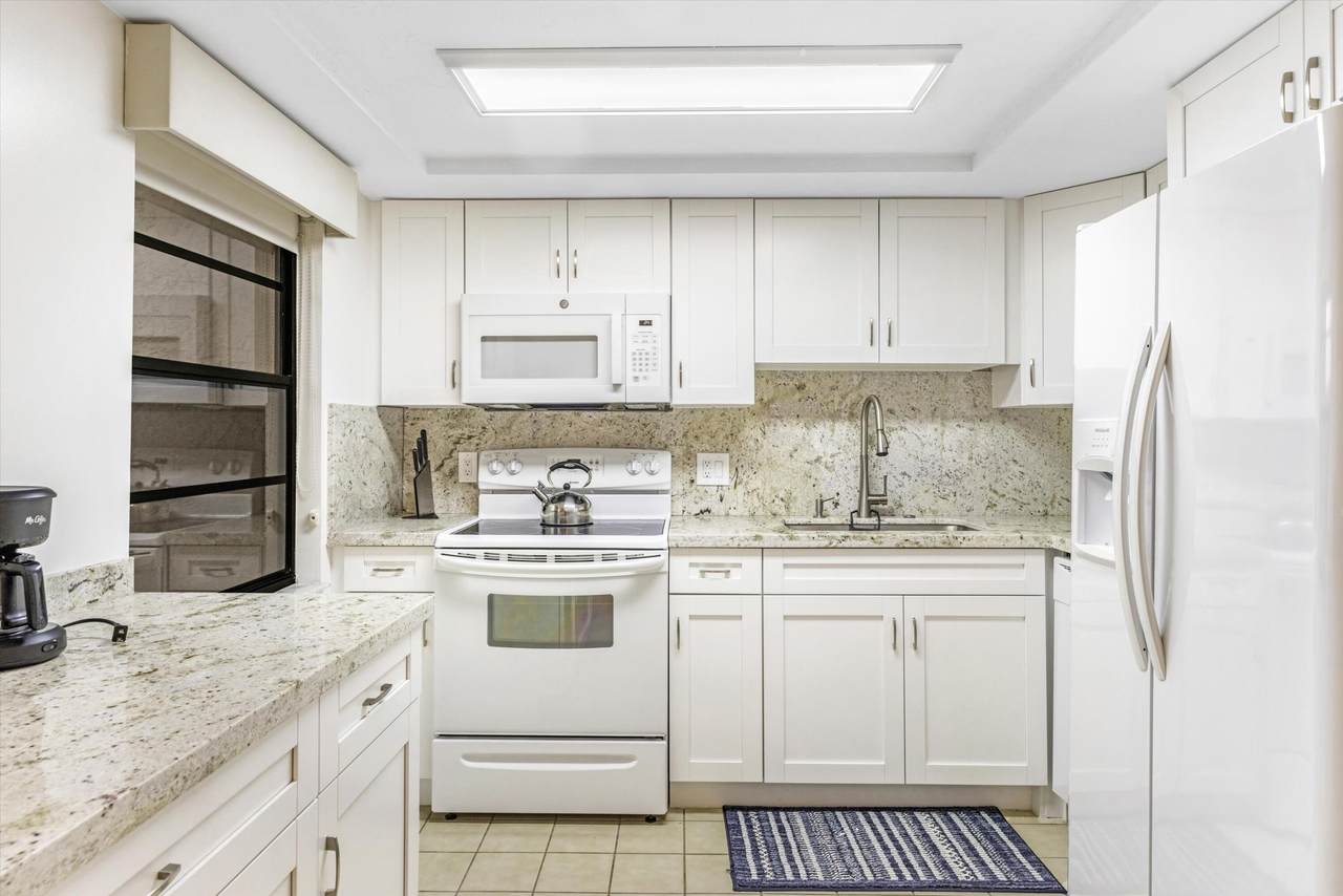 1103 Collier Boulevard - Photo 1