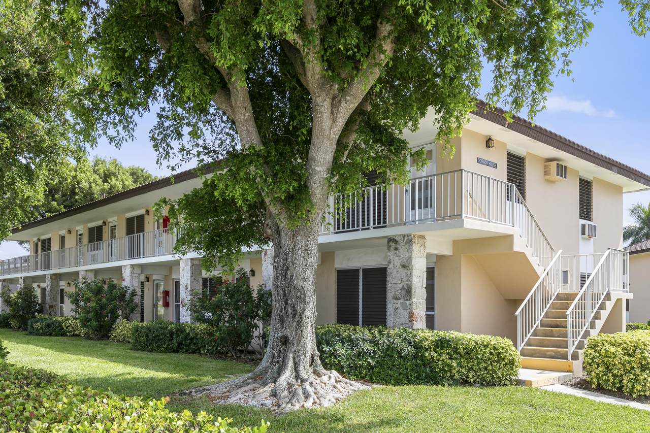 167 Collier - Photo 1