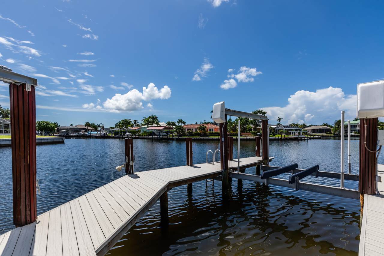 1141 Martinique Court - Photo 1