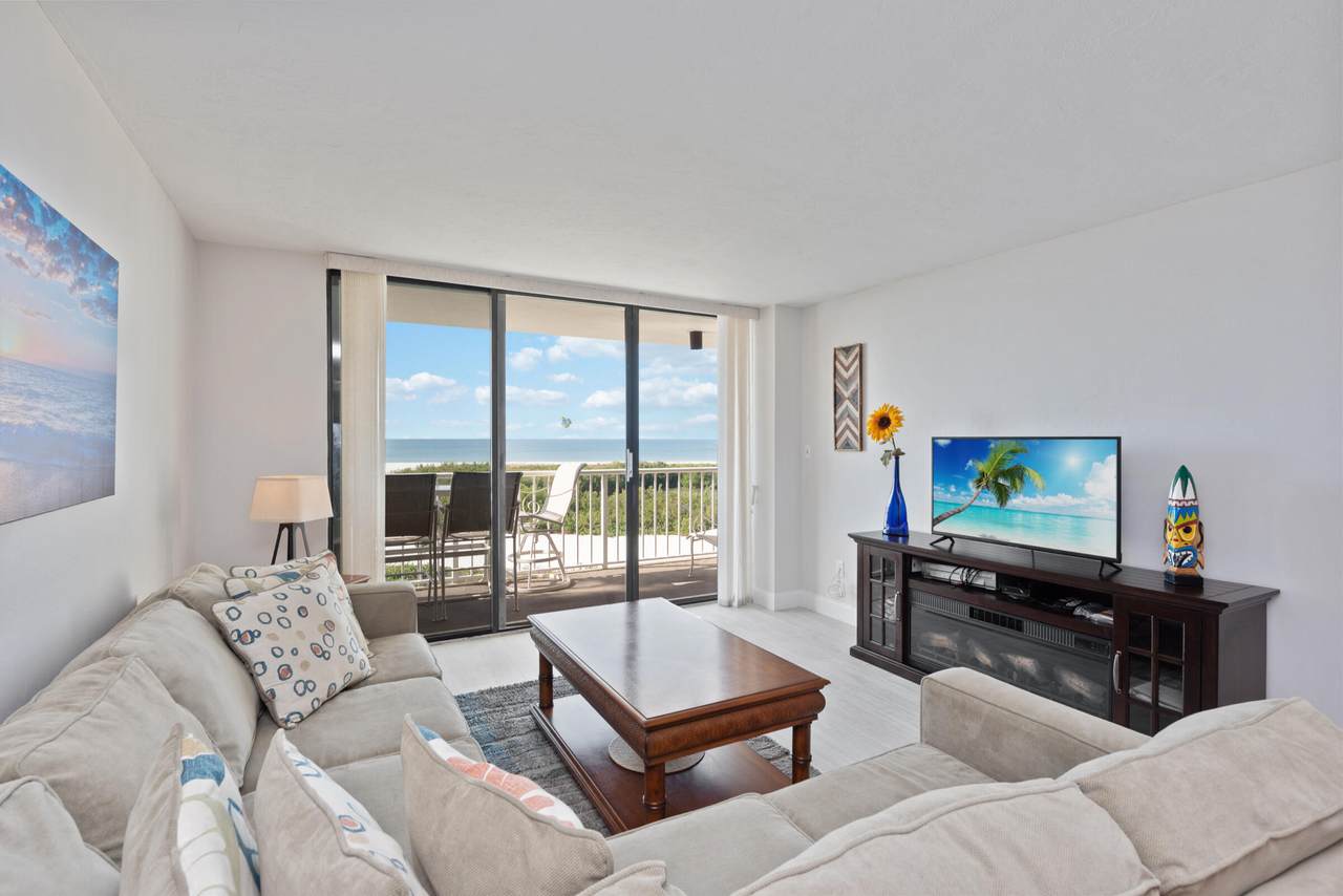 380 Seaview Court - Photo 1