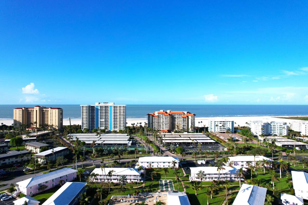 190 Collier - Photo 1