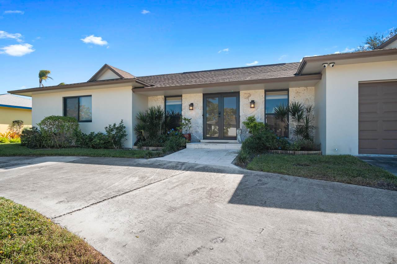 1263 Mulberry Court - Photo 1