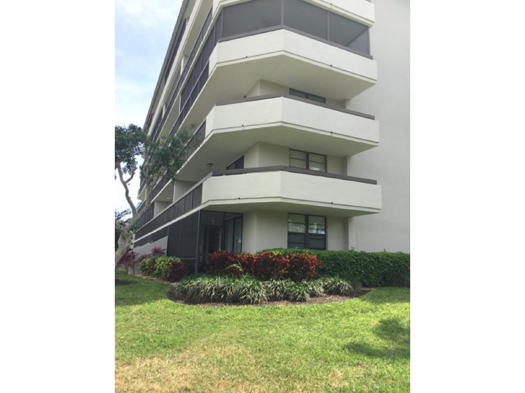 651 Seaview Court - Photo 1