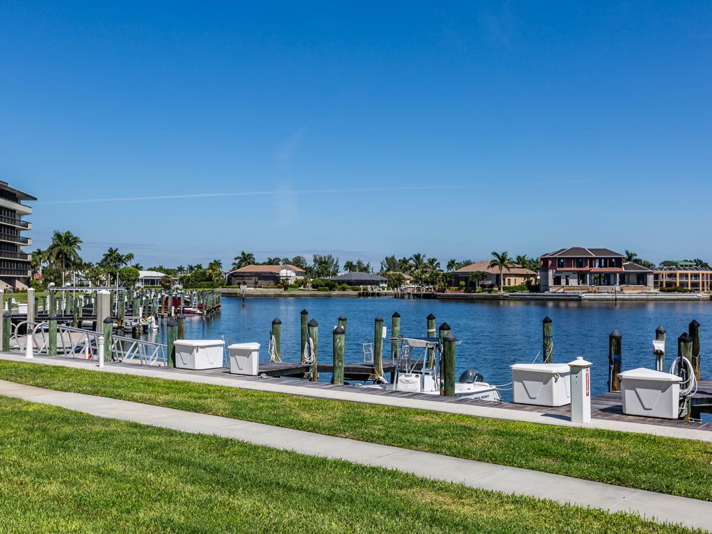 601 Seaview Court - Photo 1