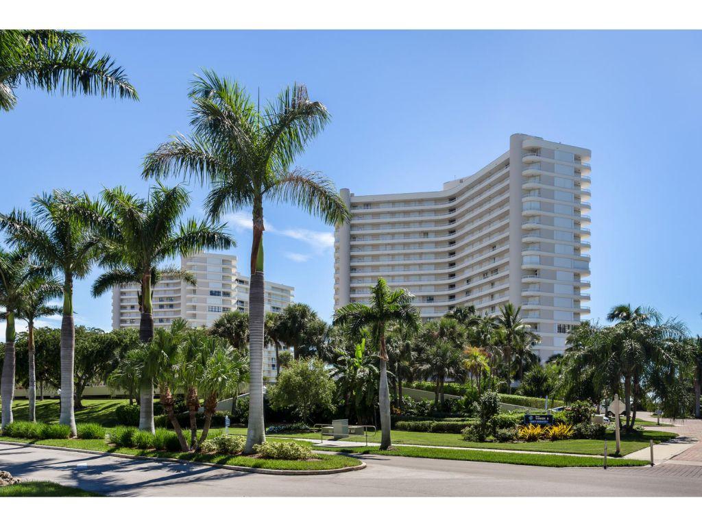 320 Seaview Court - Photo 1