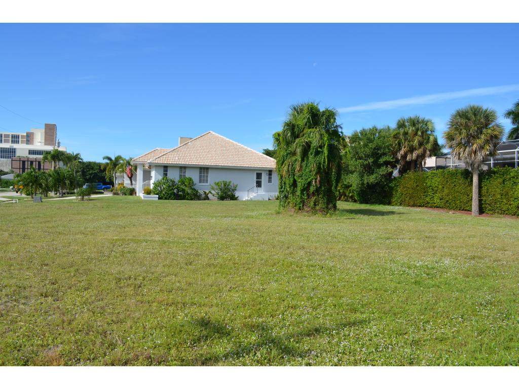 950 Dolphin Court - Photo 1