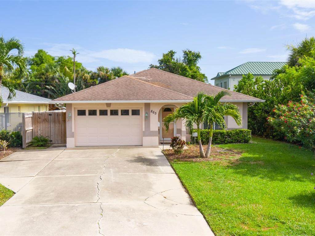 865 105TH N Avenue - Photo 1