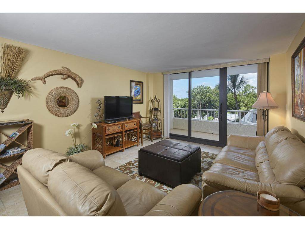440 Seaview Court - Photo 1