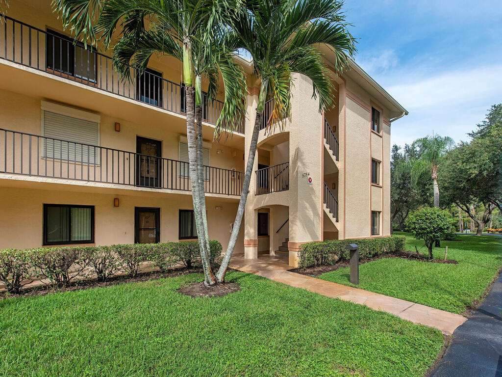 5754 Deauville Circle - Photo 1