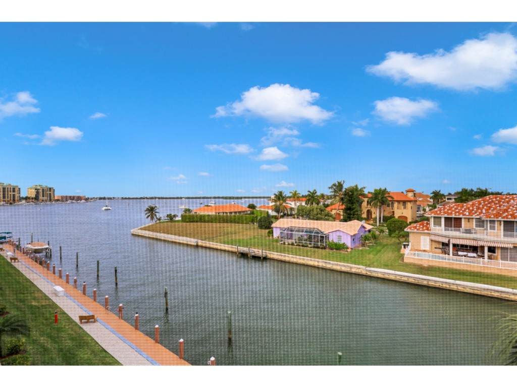 991 N Barfield Drive - Photo 1