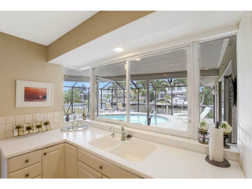178 Geranium Court - Photo 1