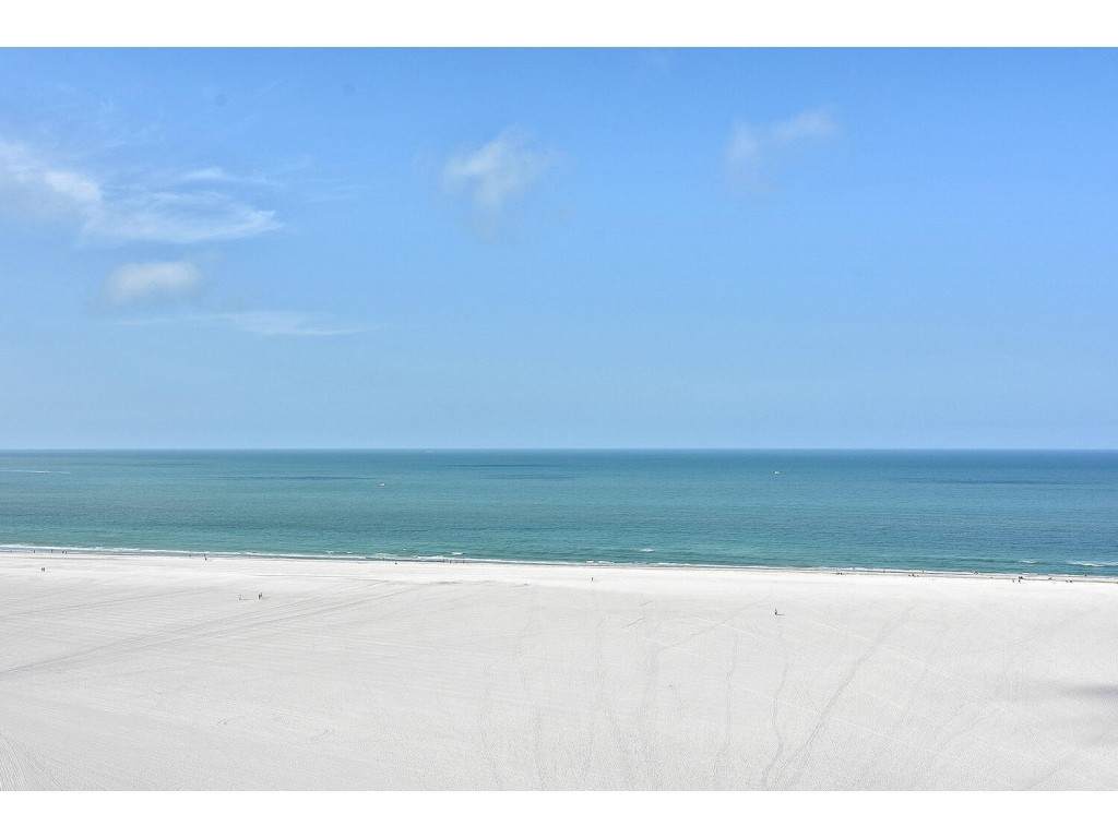 320 Seaview Court - Photo 1