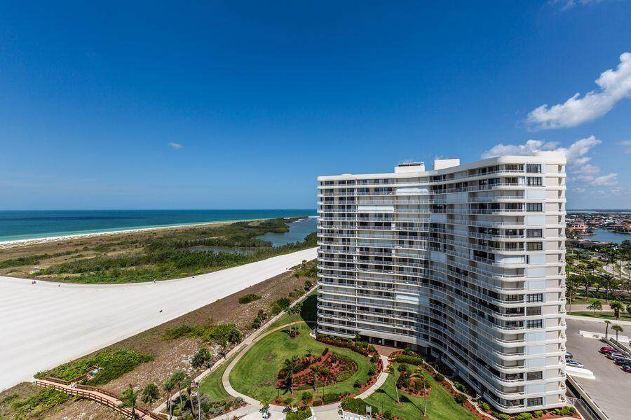 320 Seaview Court - Photo 1