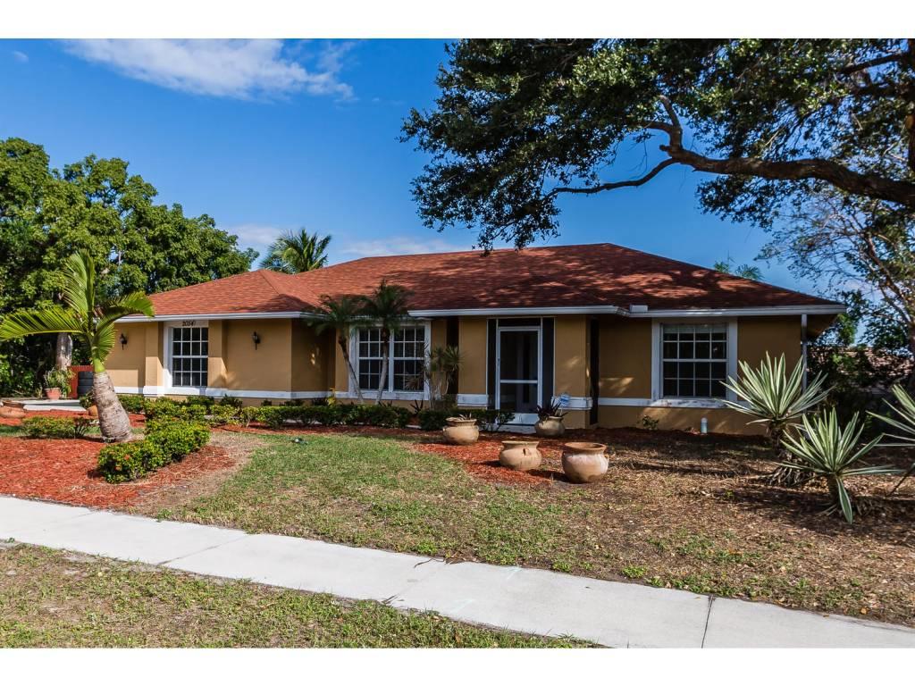 2054 Sheffield Avenue - Photo 1