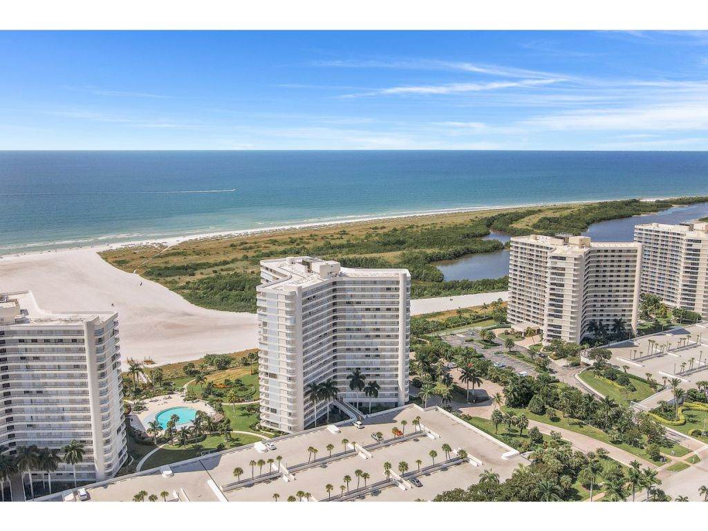 320 Seaview Court - Photo 1
