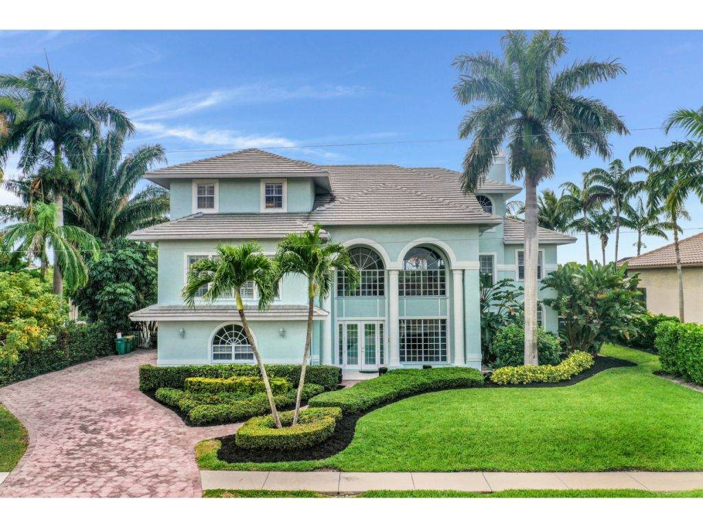 450 Spinnaker Drive - Photo 1