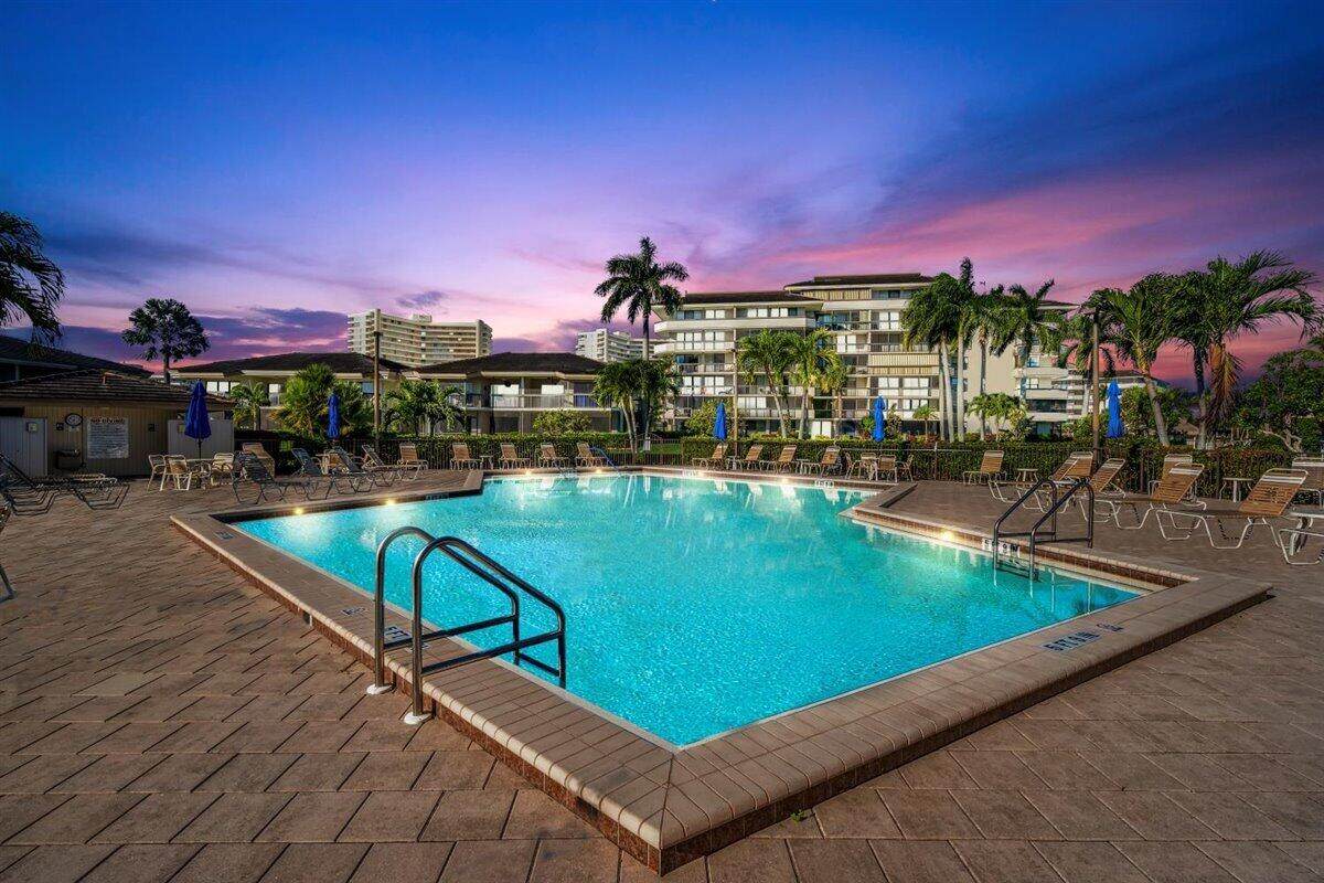693 Seaview Court - Photo 1