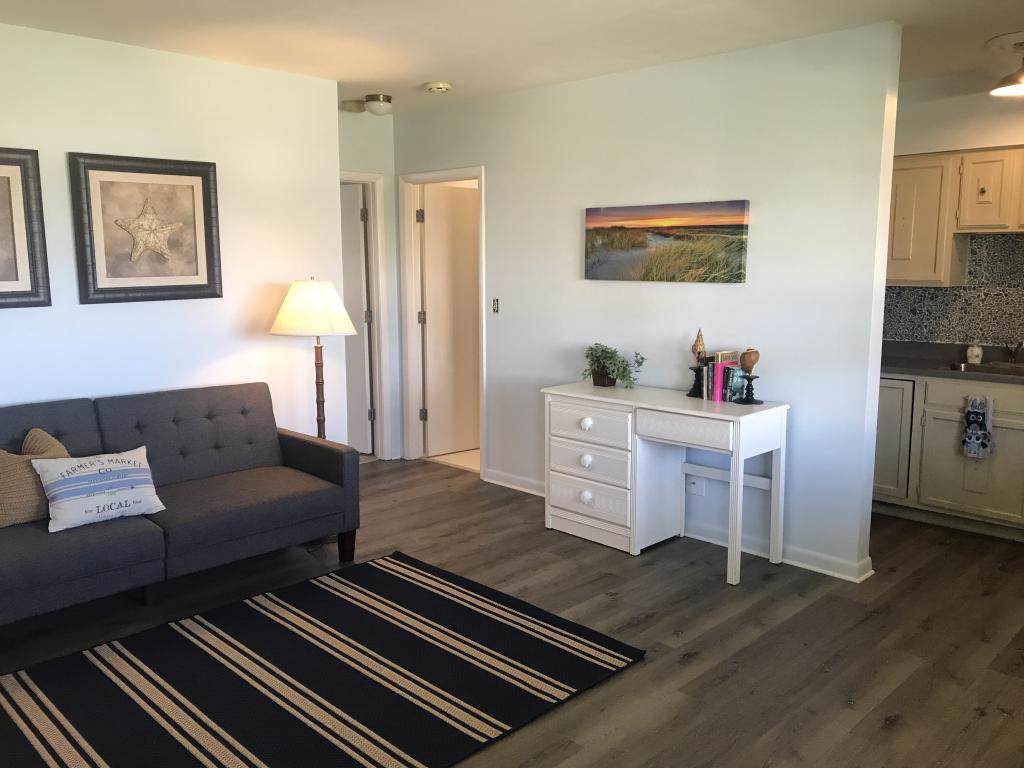 235 Seaview Court - Photo 1