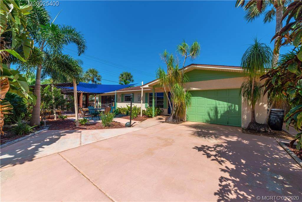 4565 Palmetto Drive - Photo 1